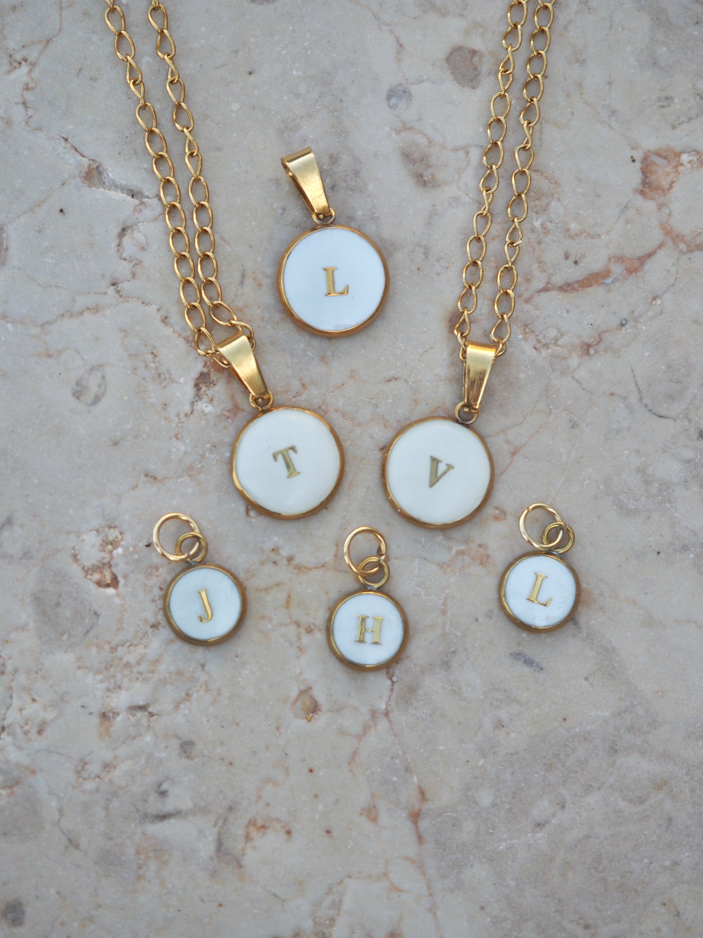 Buchstaben Anhänger