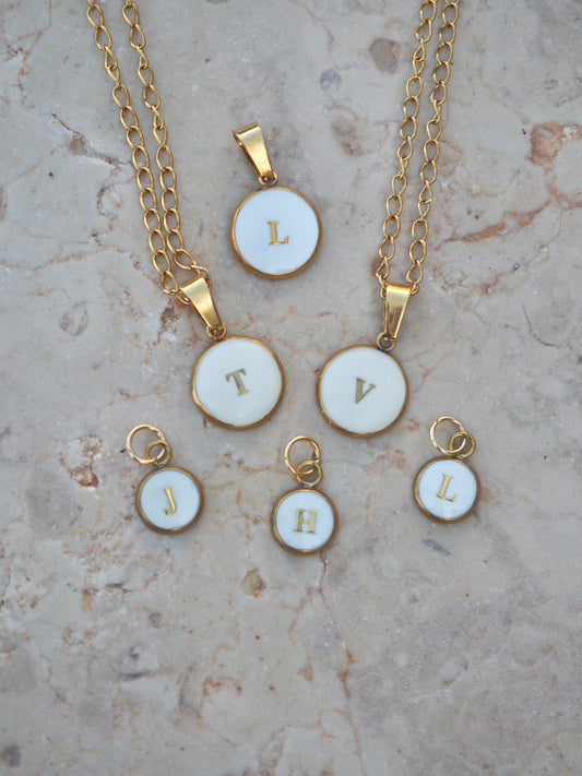 Buchstaben Anhänger